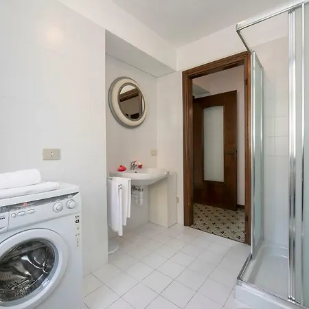 Apartman Sleeps 6 Wifi *