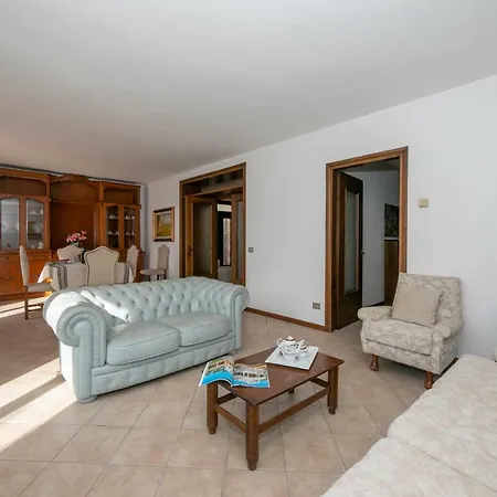 Sleeps 6 Wifi *