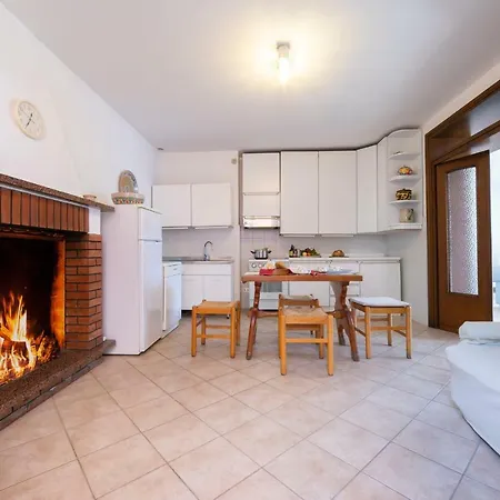 Apartman Sleeps 6 Wifi Ossuccio
